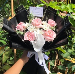 Bunga Bernuansa Acara Wisuda dan Pernikahan